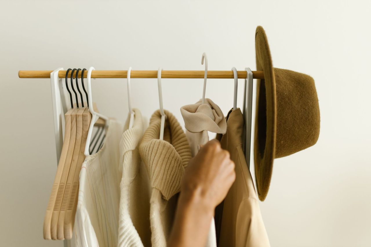 A five piece autumn capsule wardrobe flat lay