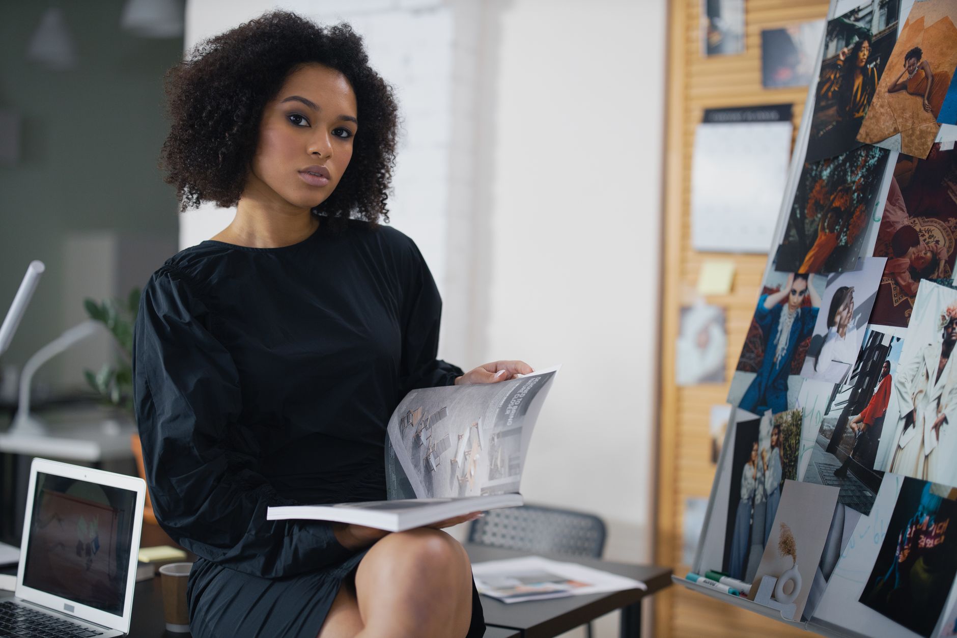 An editor watching a fashion show