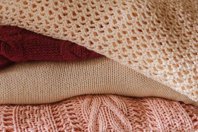 The Autumn Cashmere Edit 2026: Quince, Naadam, Uniqlo and Mango on Weight, Pilling and Six-Week Wear