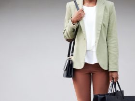 Minimalist fashion guide for women less clothes more style