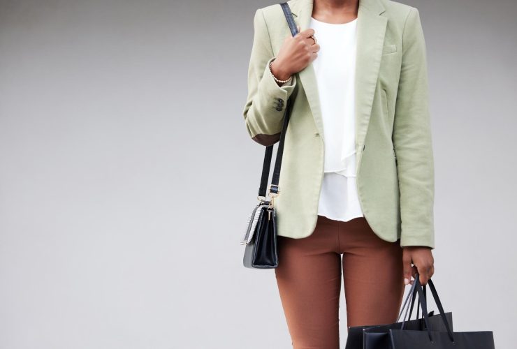 Minimalist fashion guide for women less clothes more style